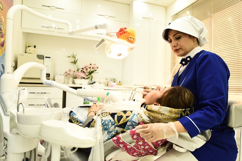 بهترین ارتودنسی اصفهان | دکتر ندا مکانیک